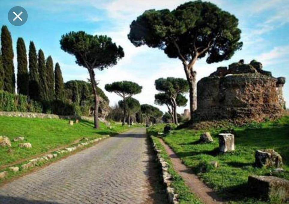 Basilica San Giovanni Appia Antica A Casa Di Amici Apartment Rom